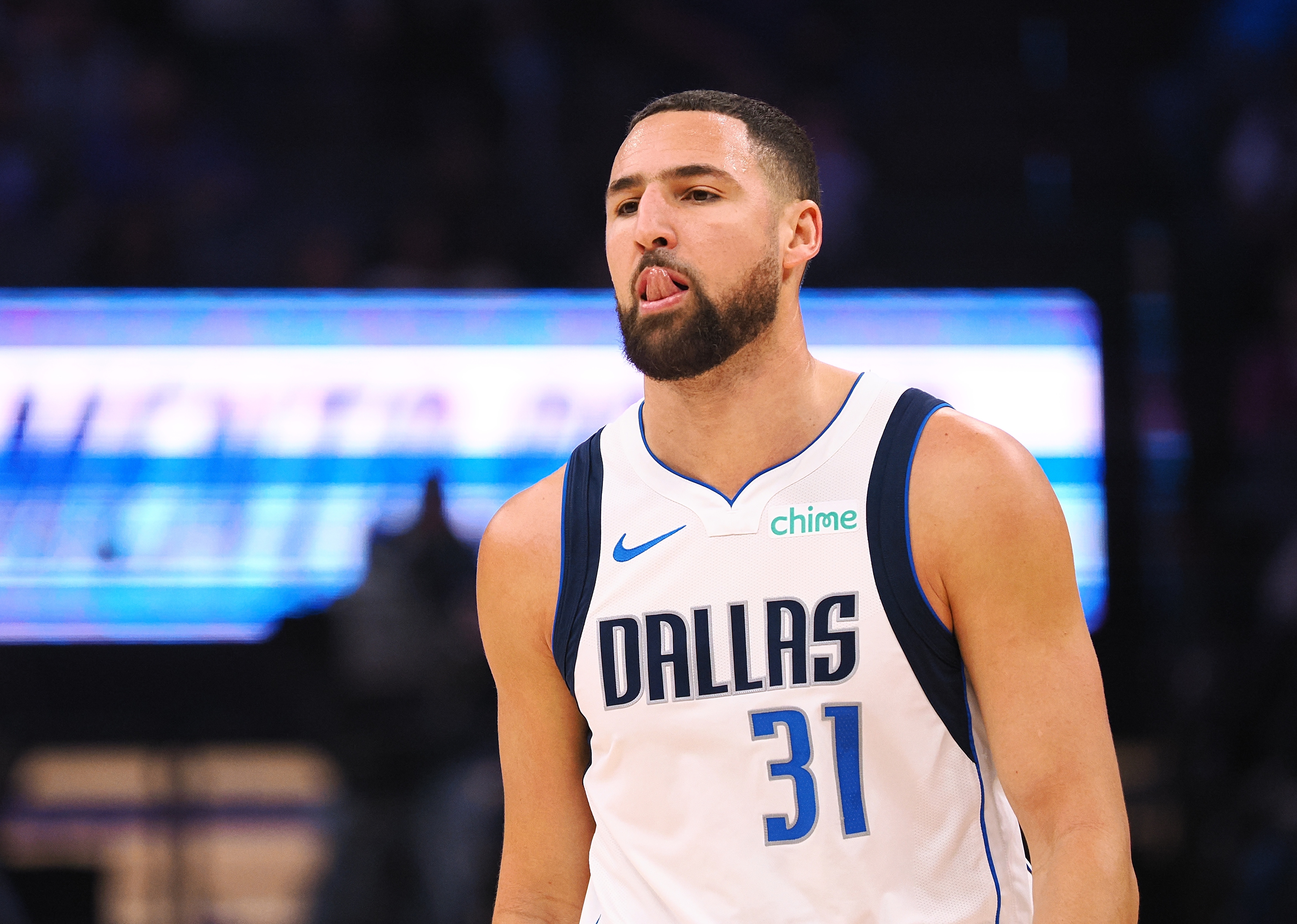 皇冠体育登录-佛光乍现！克莱全场三分球9投6中 拿下18分2板1助1断1帽&amp;正负值+9