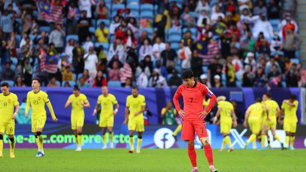 皇冠体育登录-骆明：小组第三出线赛制应该改革了